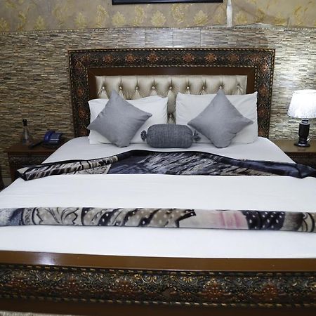 Hotel Sweet Inn لاهور المظهر الخارجي الصورة