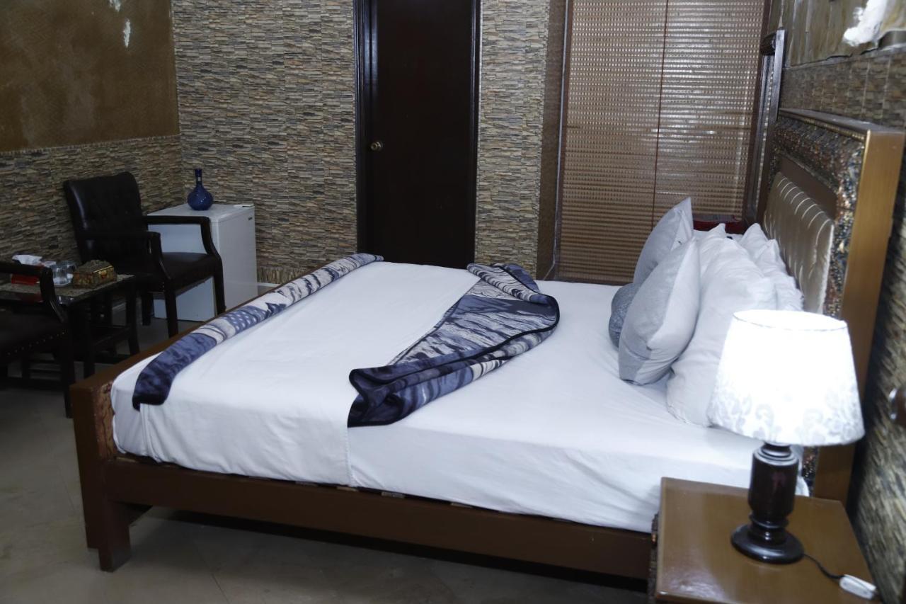 Hotel Sweet Inn لاهور المظهر الخارجي الصورة