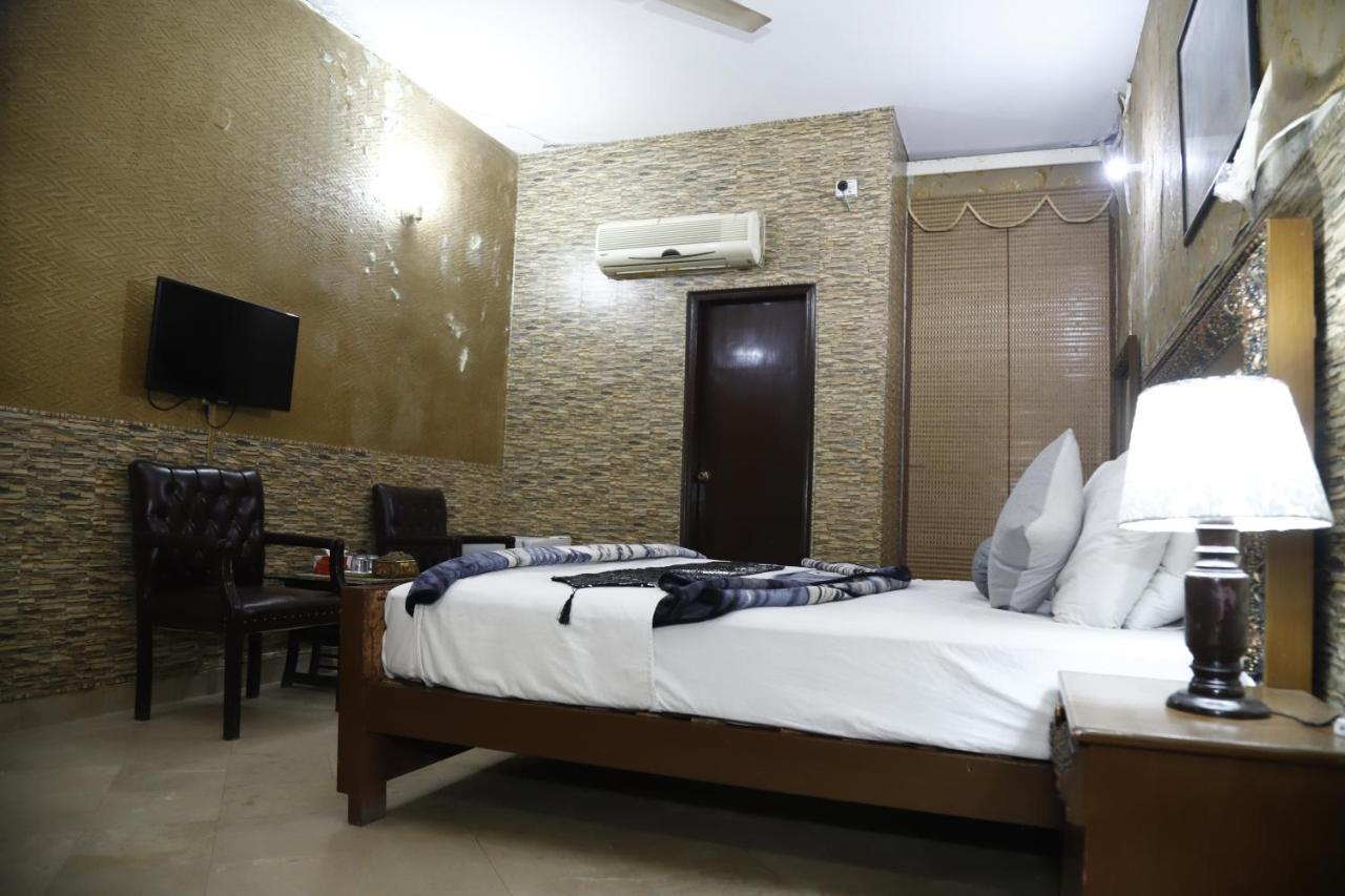 Hotel Sweet Inn لاهور المظهر الخارجي الصورة