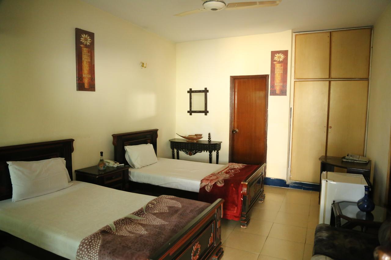 Hotel Sweet Inn لاهور المظهر الخارجي الصورة