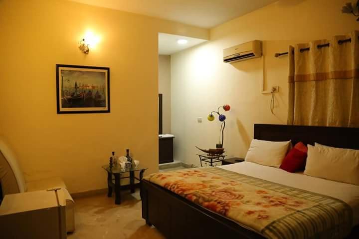 Hotel Sweet Inn لاهور المظهر الخارجي الصورة