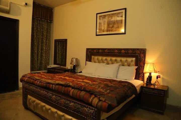 Hotel Sweet Inn لاهور المظهر الخارجي الصورة