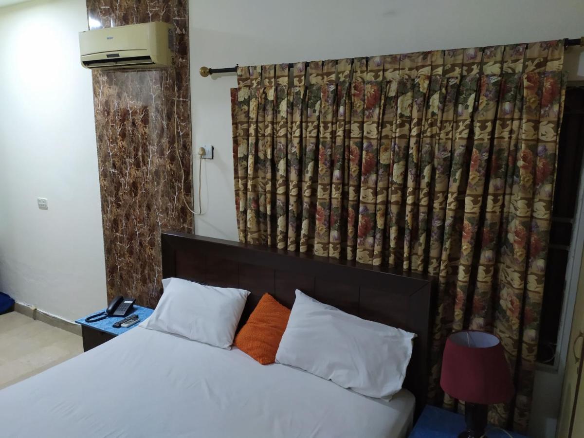 Hotel Sweet Inn لاهور المظهر الخارجي الصورة