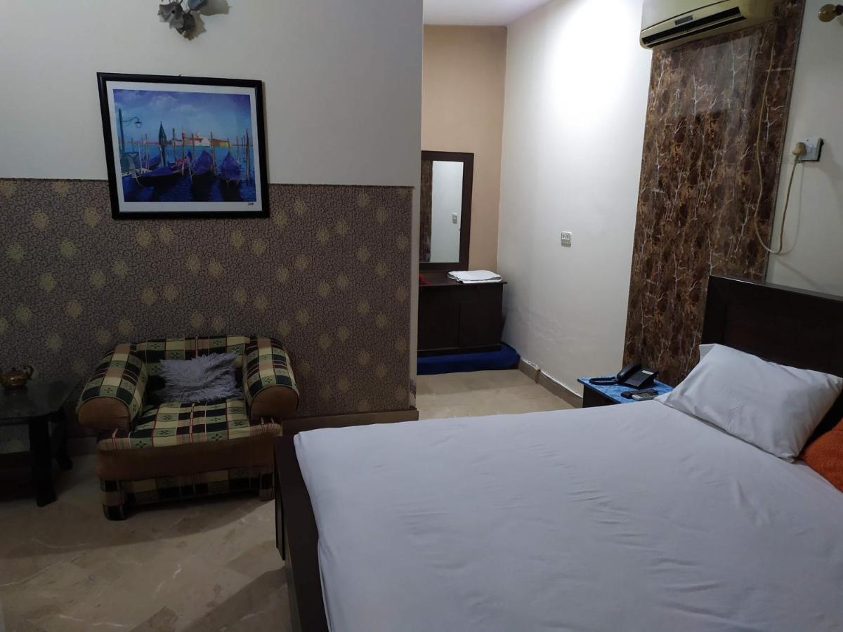 Hotel Sweet Inn لاهور المظهر الخارجي الصورة